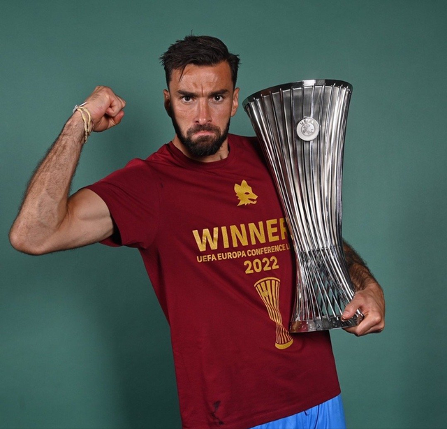 开云-集结日体能课后，纽约尼克斯防线松动备战欧联，赛场秩序良好，资深球员宣示担当的简单介绍-开云